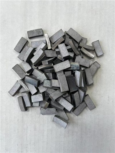 Serdes urbja dimanta segmenti